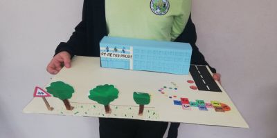 Участниците в конкурс за моделиране на макет на тема "Моето училище 5